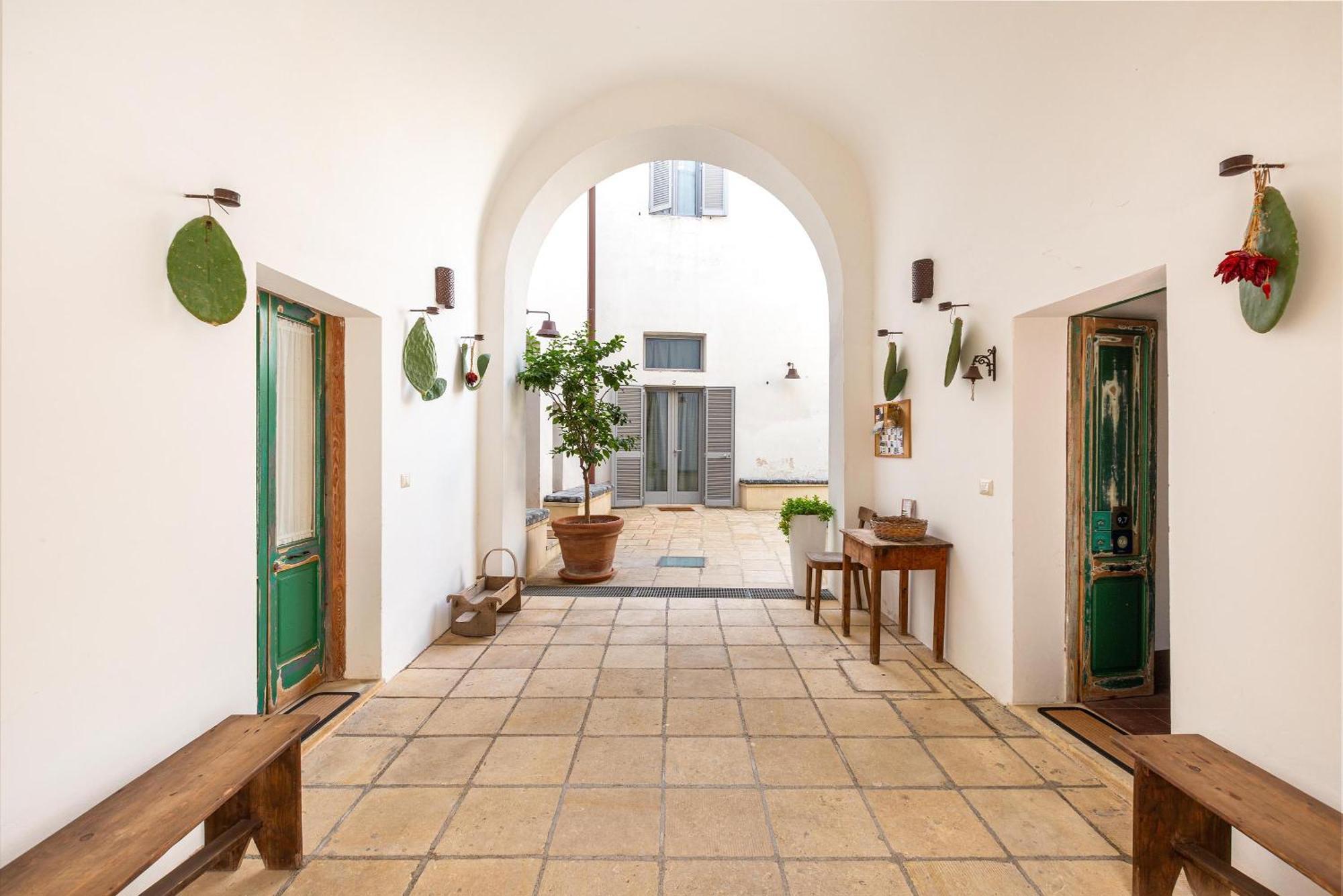 Palazzo San Giovanni Morciano di Leuca Luaran gambar